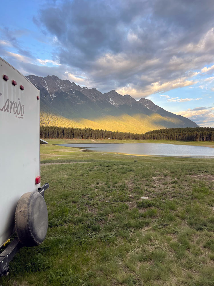 Free RV site in the Canadian Rockies - Horseshoe Lake