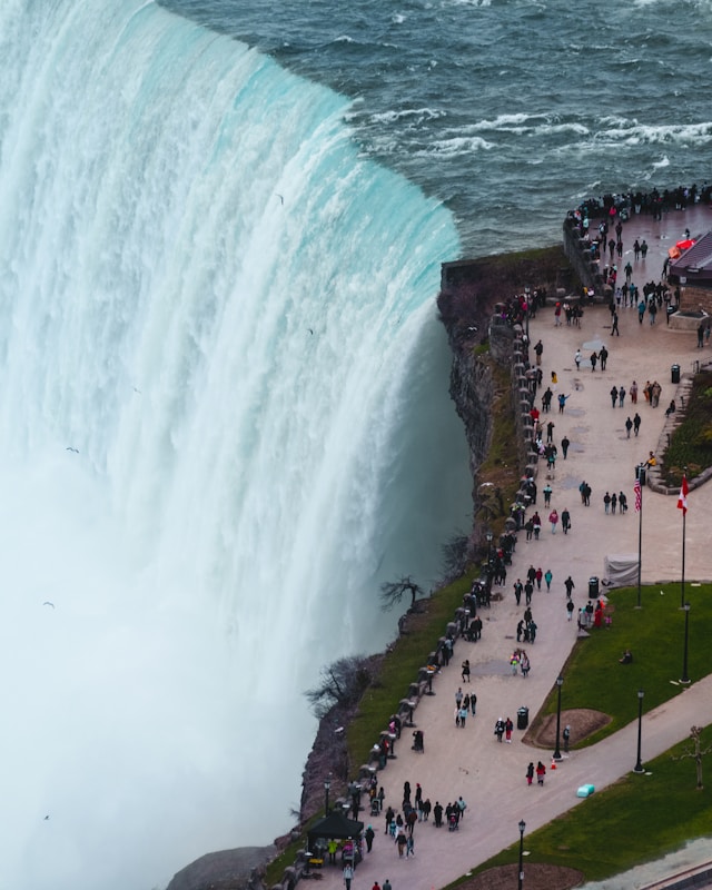 Table rock visitor center viewpoint of Niagara Falls